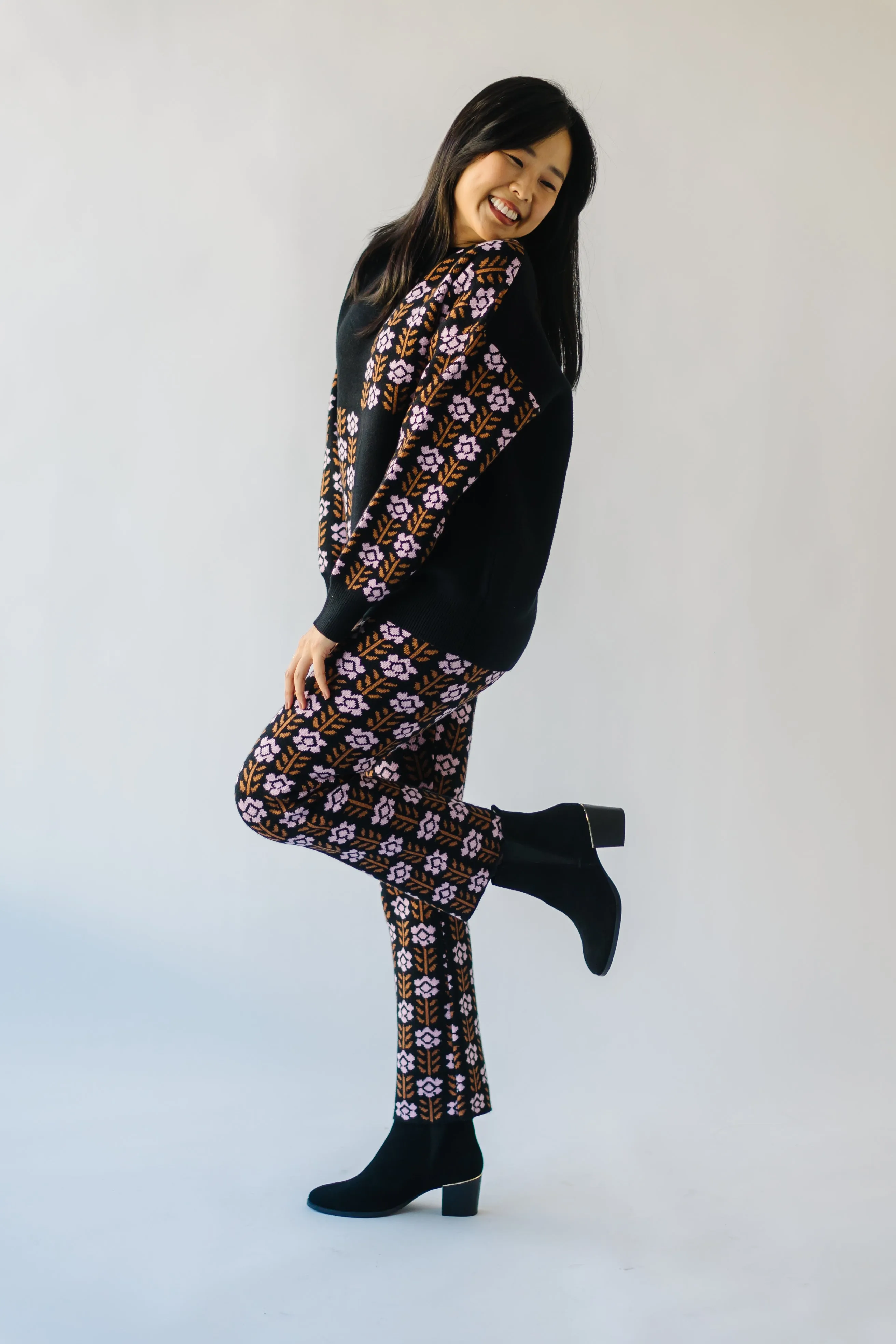 The Stratham Floral Contrast Pant in Black